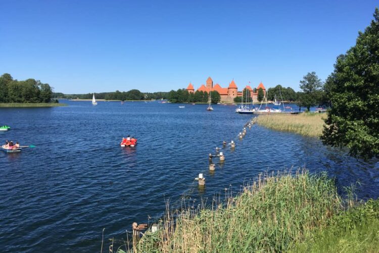 Rowers tour Lithuania